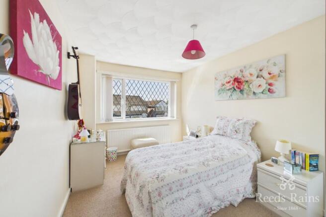4 bed Detached for sale Image 6