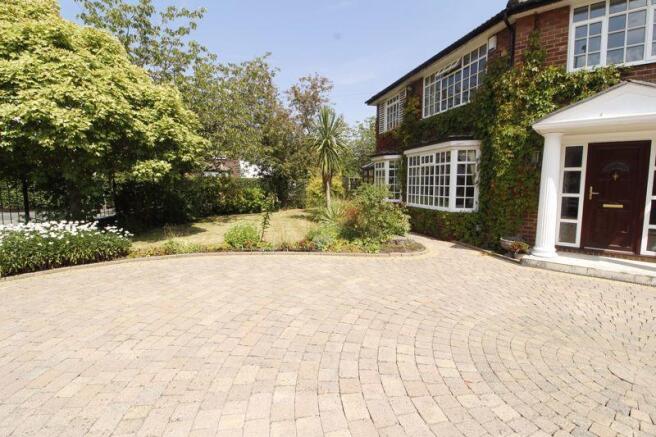 Extensive Driveway Parking/Front Garden