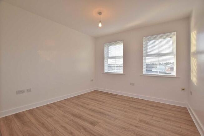 2 bed Flat for sale Image 5