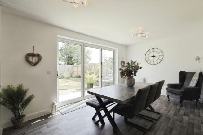 4 bed Detached for sale Image 8