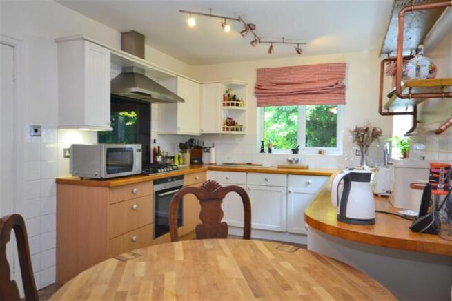 ADDITIONAL IMAGE DINING KITCHEN
