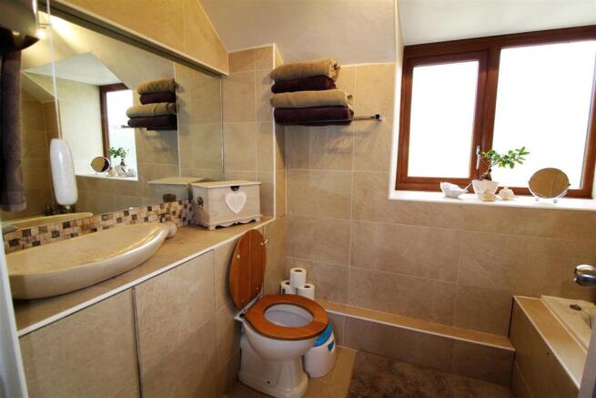Bathroom.JPG