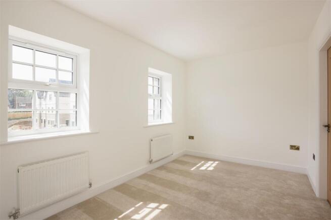 4 bed Semi-Detached for sale Image 10