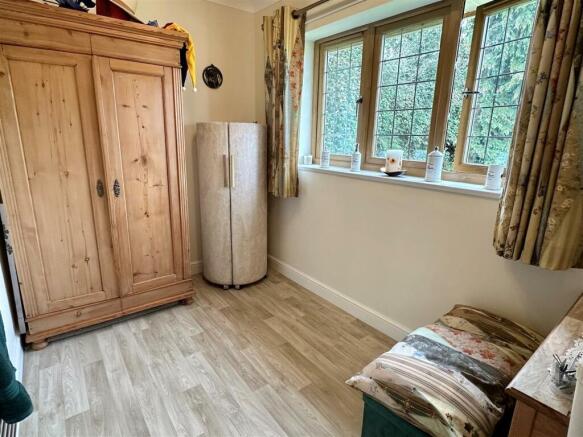dressing room-bed 1