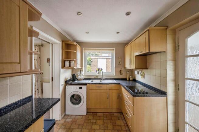 3 bed Semi-Detached for sale Image 9