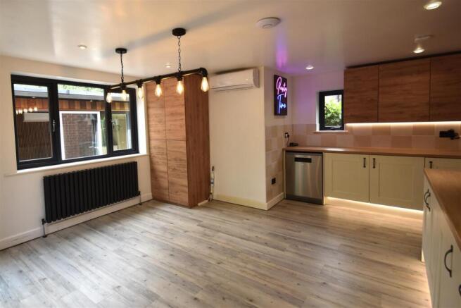 3 bed Detached for sale Image 11