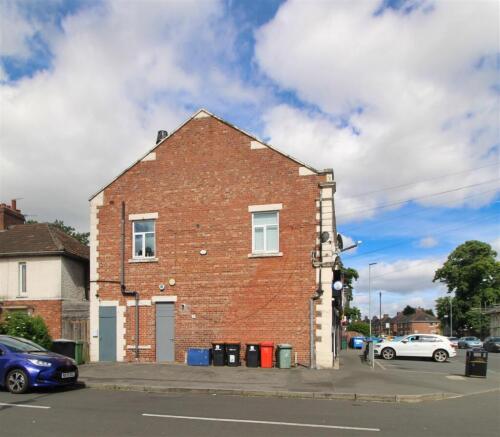 1 bed Apartment to rent Image 2