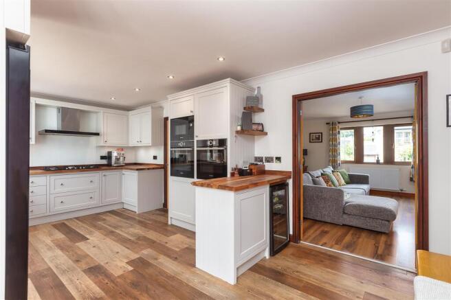 3 bed Terraced for sale Image 6