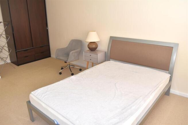 2 bed Semi-Detached Bungalow to rent Image 9