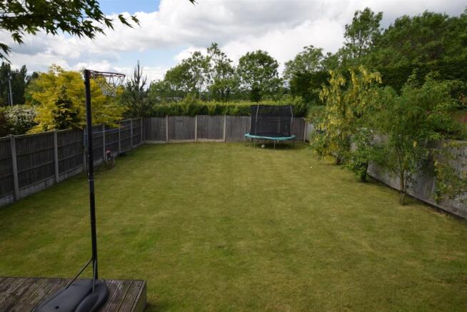 Extensive Enclosed Rear Garden