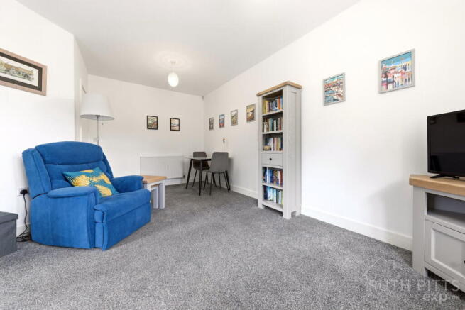 2 bed Semi-Detached Bungalow for sale Image 8