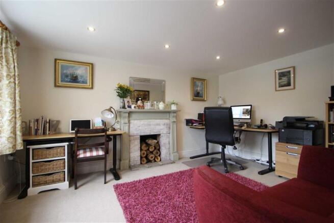 STUDY/DINING ROOM