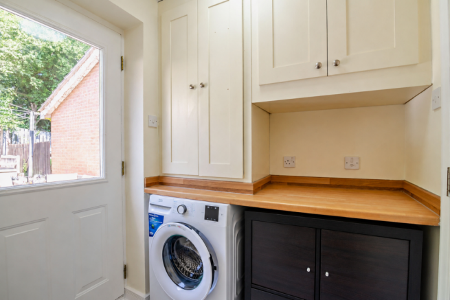 4 bed Detached for sale Image 7