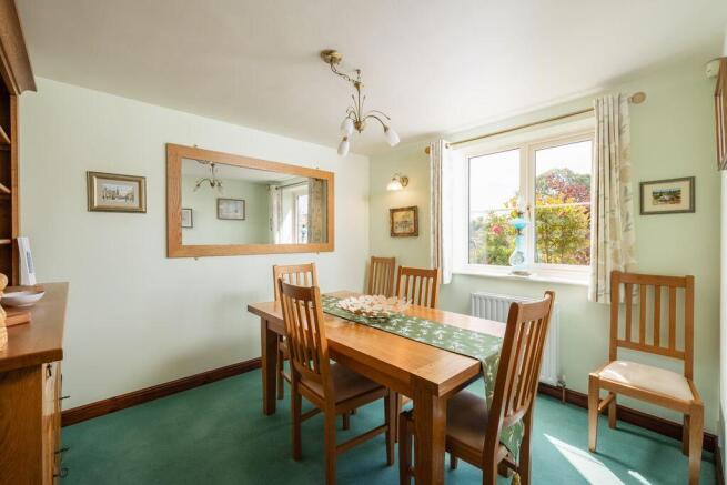 4 bed Detached for sale Image 7