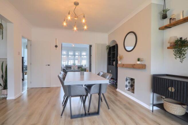 4 bed Semi-Detached for sale Image 12