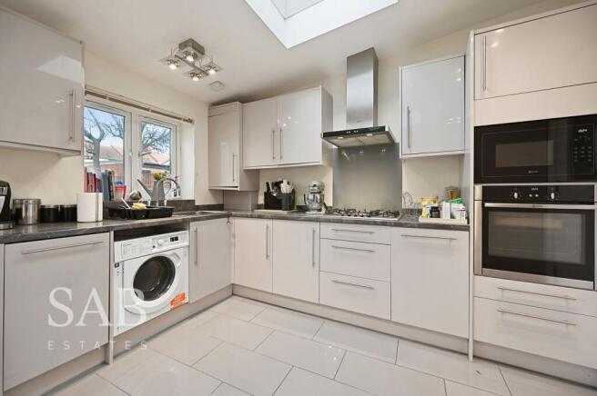 Cedar Grove, Southall, UB1 photo 2