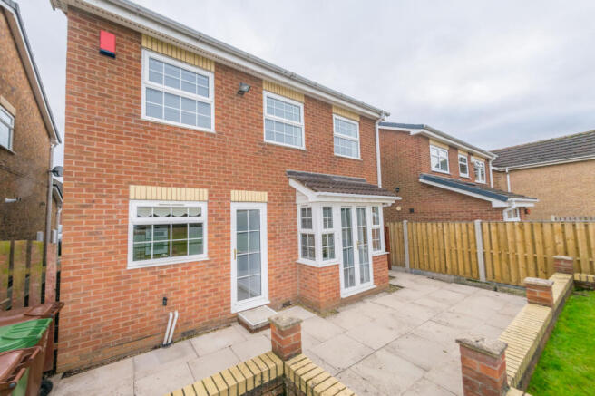 4 bed Detached to rent Image 11