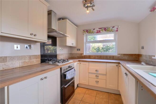 4 bed Semi-Detached for sale Image 9