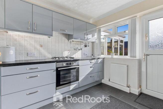 3 bed Semi-Detached Bungalow for sale Image 12