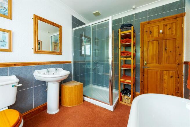 Family bathroom 1.1 1N9A4253.jpg