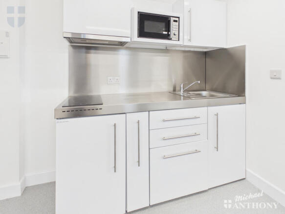 CAM03852G0-PR0594-STILL004