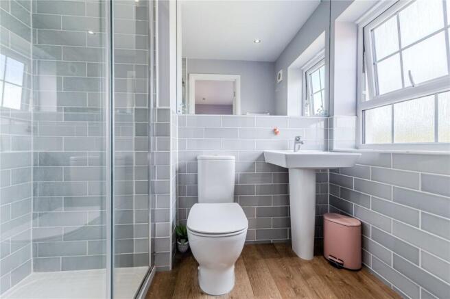 5 bed Detached for sale Image 10