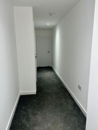 2 bed Apartment to rent Image 10