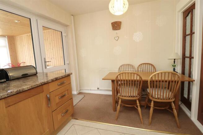 3 bed Semi-Detached for sale Image 4