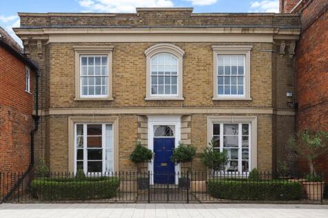 Downing Street, Farnham, GU9