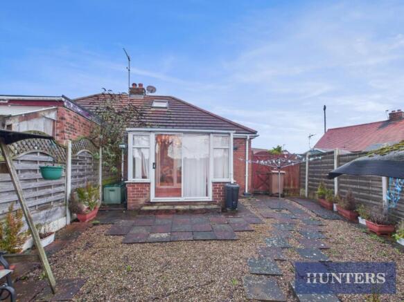 1 bed Semi-Detached Bungalow to rent Image 12