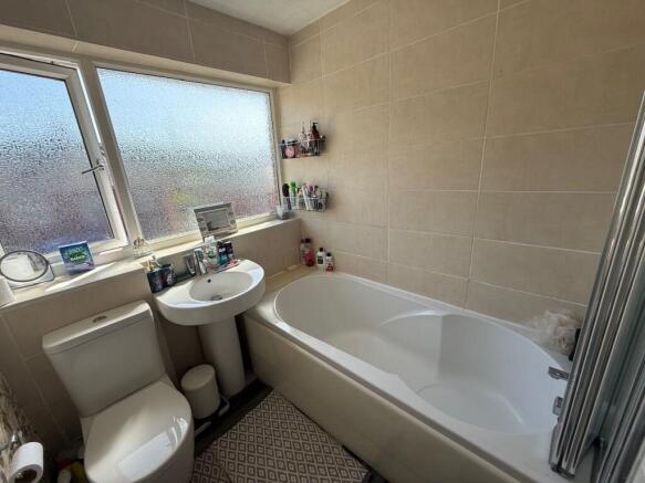 4 bed Semi-Detached for sale Image 9