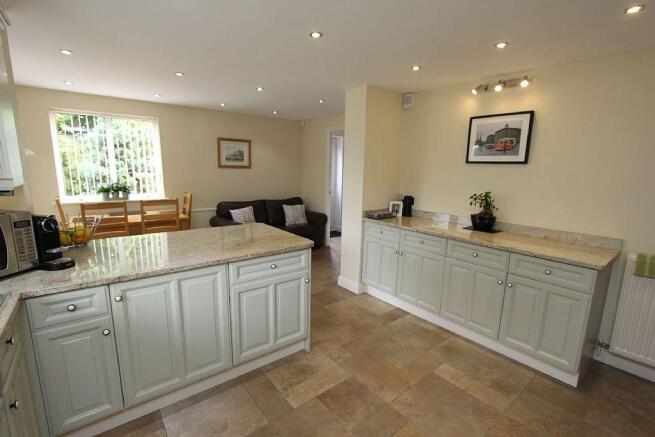 Kitchen/Breakfast Room