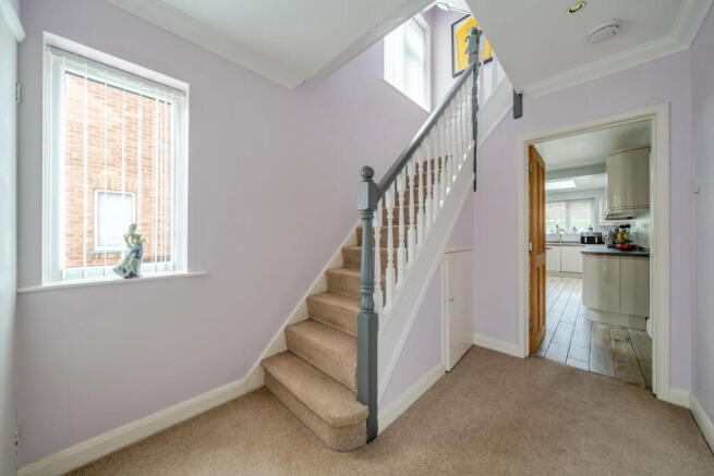 4 bed Semi-Detached for sale Image 8