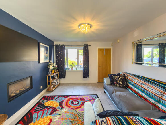 3 bed Semi-Detached for sale Image 6