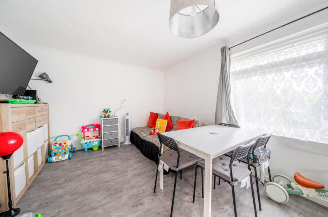 1395752-1-69663ba...