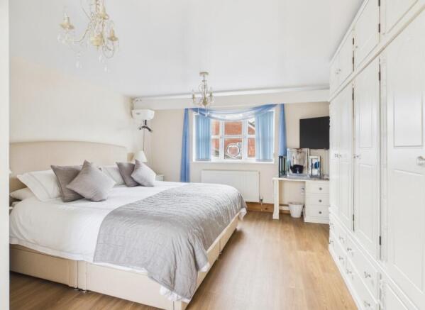 3 bed Detached for sale Image 10