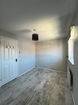 2 bed House to rent Image 8
