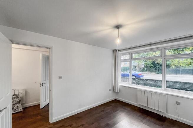3 The Sheraton, St Marks Hill, Surbiton, KT6 4PY