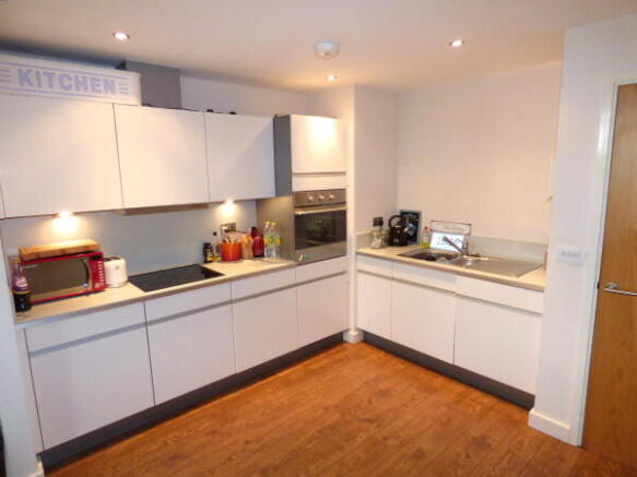 1 bed Apartment to rent Image 6