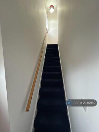 2 bed Flat to rent Image 3