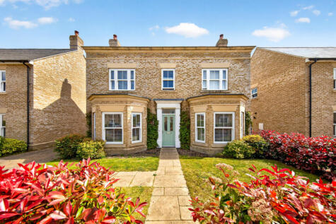 Cambridge Drive, Lawford, Manningtree, Essex, CO11