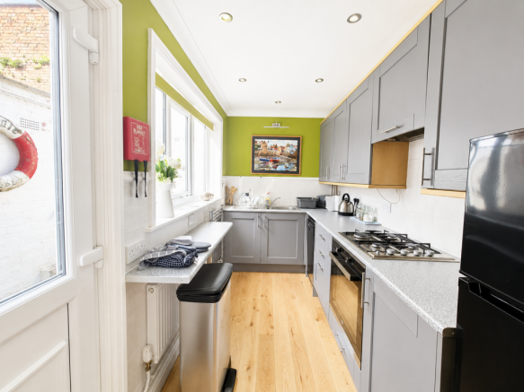 3 bed Terraced for sale Image 7