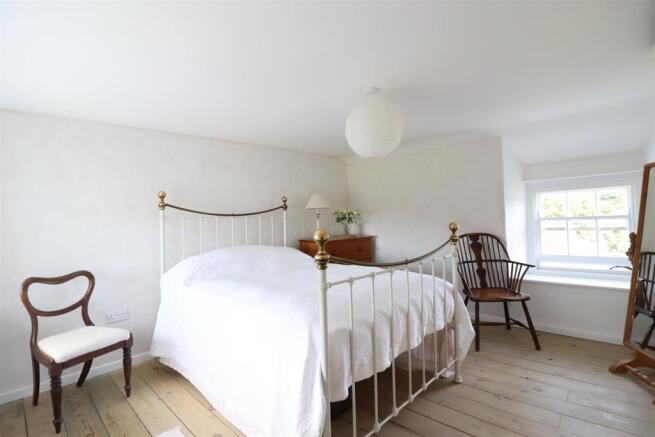 8261 Bed 1.JPG
