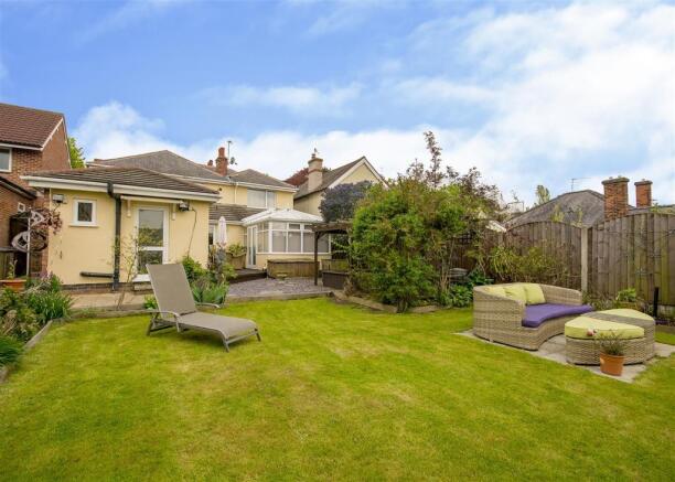 rear garden 2.jpg
