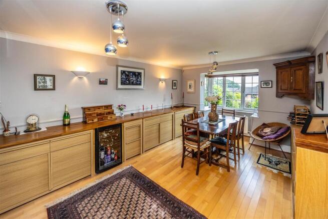 4 bed Detached for sale Image 12