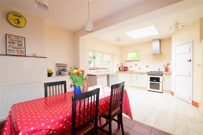 Kitchen /Breakfast Room