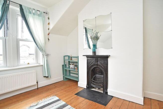 4 bed Terraced for sale Image 9