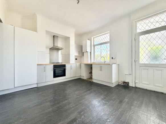3 bed Semi-Detached for sale Image 4