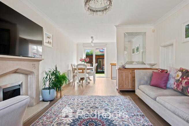 4 bed Detached for sale Image 11