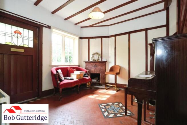 SITTING ROOM / SNUG